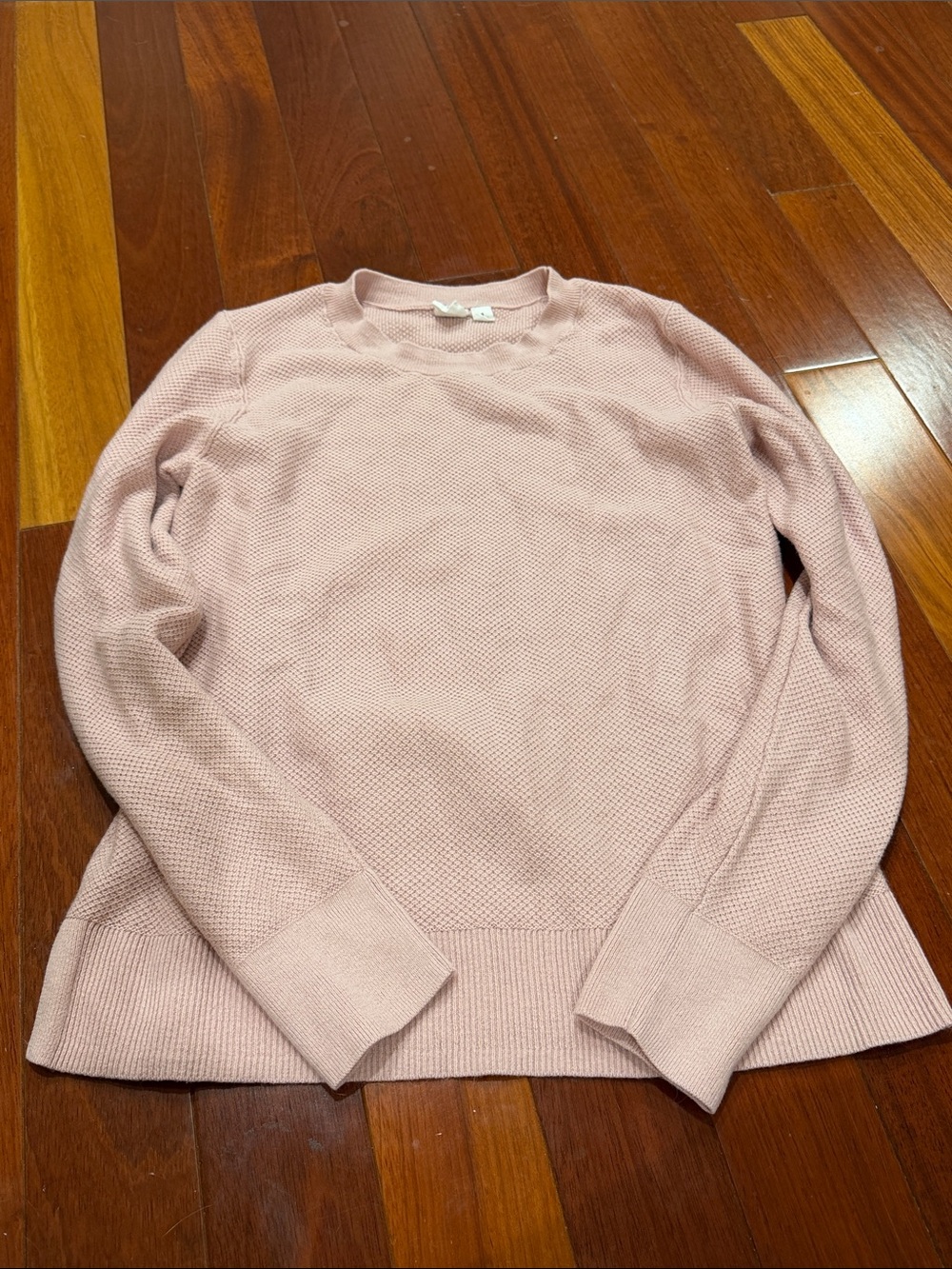 GAP Women's Crewneck Lightweight Knit Sweater in Dusty Pink